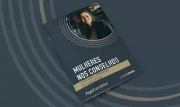 Cover of a brochure titled 'Mulheres nos Conselhos' featuring a smiling person.