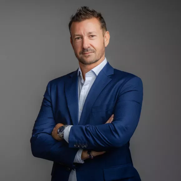 olly riches profile photo